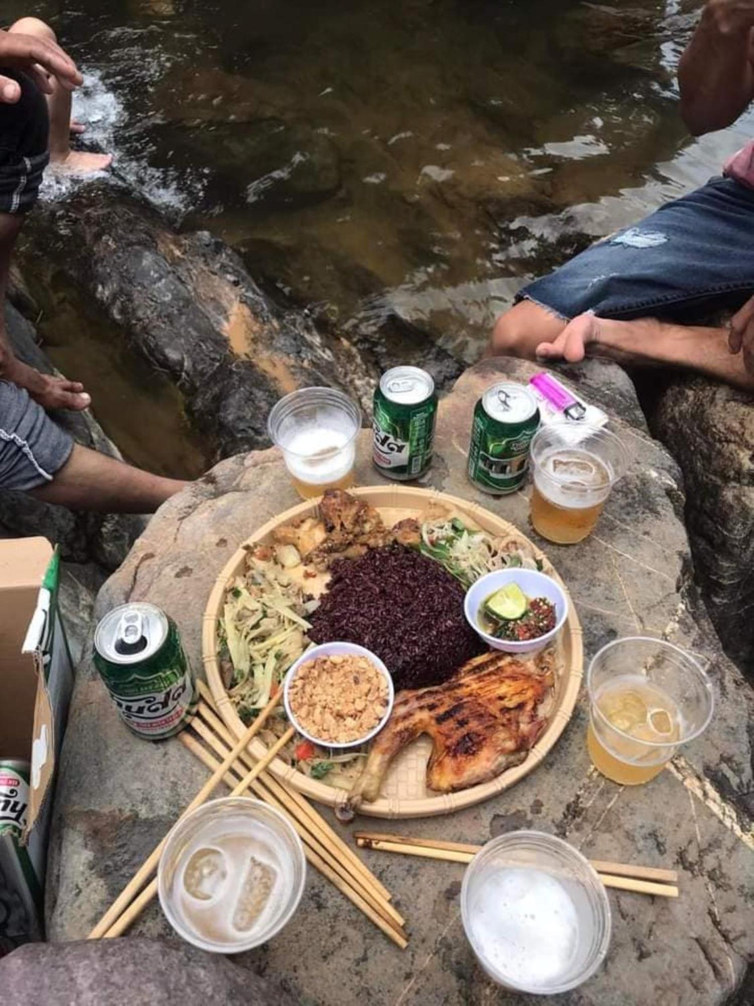 Homestay Ho Son - Thac Anor A Luoi エクステリア 写真